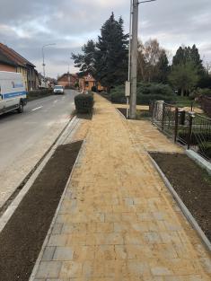 Rekonstrukce chodníků v&nbsp;ulici Zahradní a&nbsp;Bělovská 2020&nbsp;33